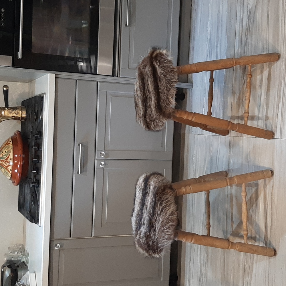 Stools - Picture 4 of 8